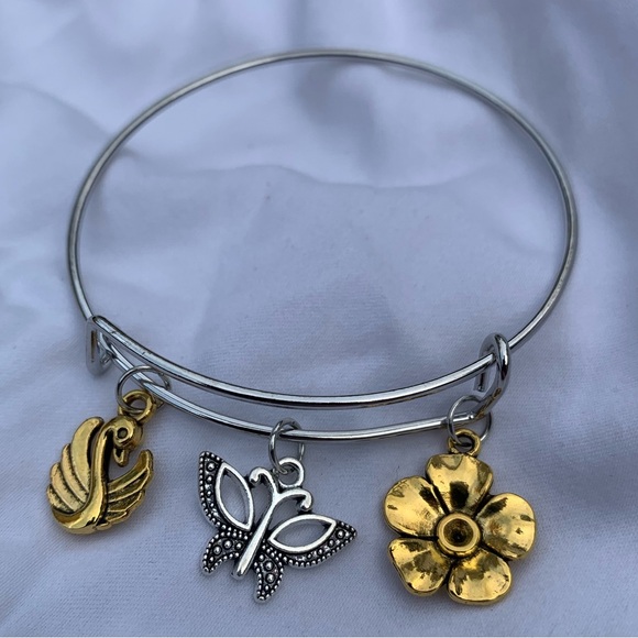 Brand New! Handmade! Adjustable Charm Bangle Bracelet! - Picture 3 of 3